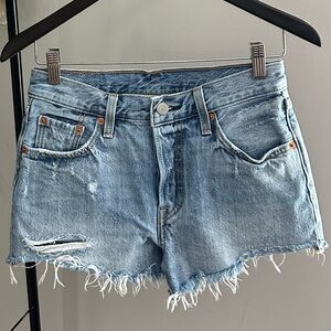 Levi’s || 501 Jean Shorts || Size 25